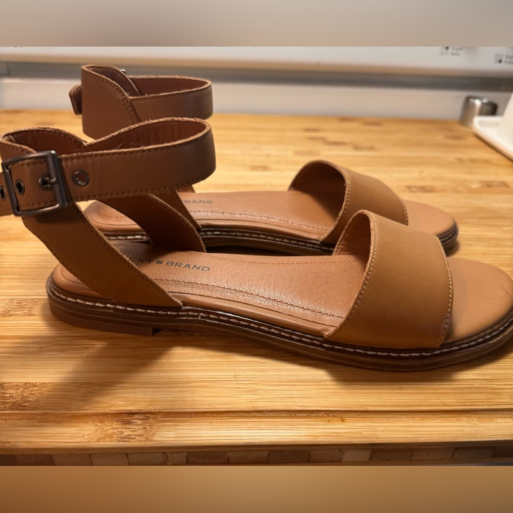 Lucky Brand sandals size 7 1/2